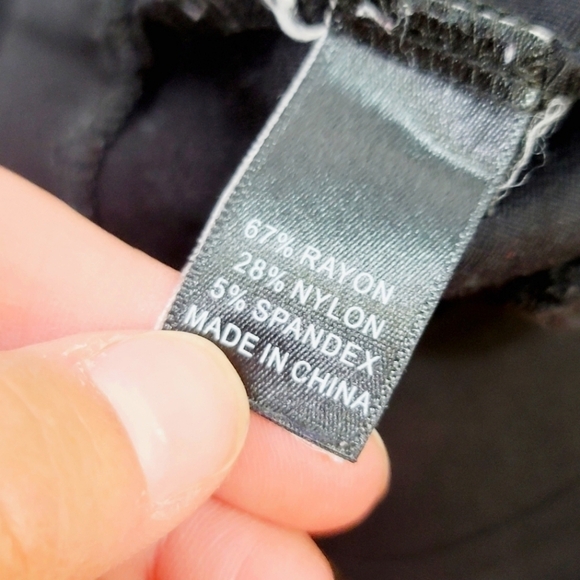 BETABRAND SKINNY STRAIGHT LEG BLACK PULL ON PANTS, SZ MEDIUM - Picture 10 of 14